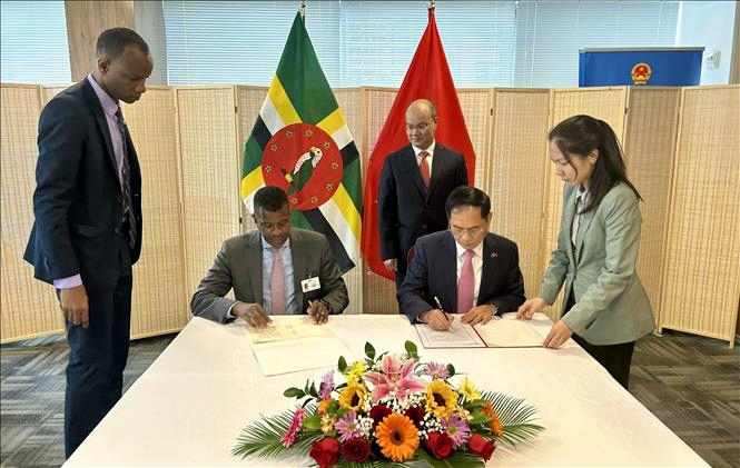 Vietnam and Dominica ink visa exemption agreement